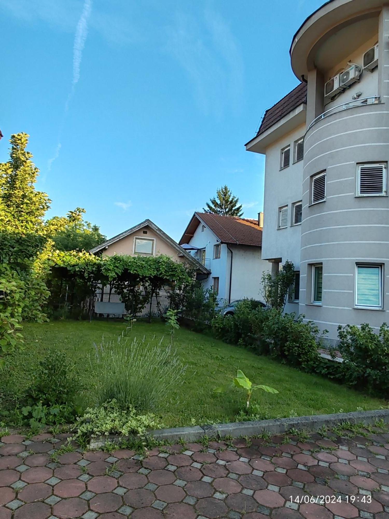 Guesthouse Jelic Teslić Exterior foto