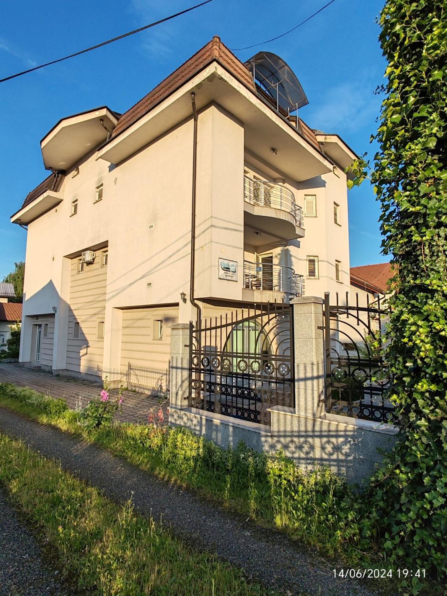 Guesthouse Jelic Teslić Exterior foto
