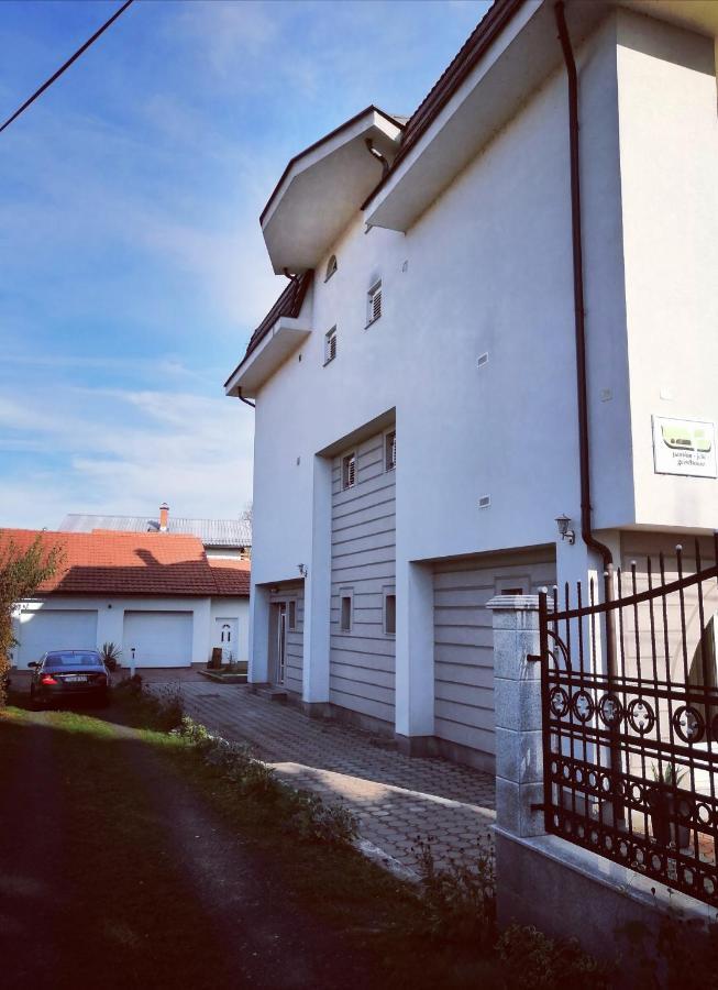 Guesthouse Jelic Teslić Exterior foto